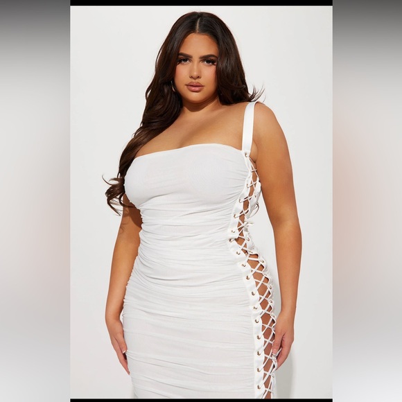 Beautiful White Midi dress - Picture 6 of 6